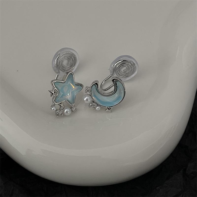 

Изысканная индивидуальность асимметричная луна звезда клипса для ушей модный дизайн без проколов серьги для девочек ювелирные изделия для вечеринки как