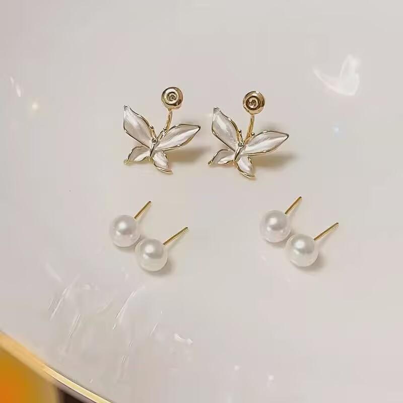 Fashion Temperament Sweet and Fresh Butterfly Freshwater Pearl Stud Earrings Women's New Niche Design Sense