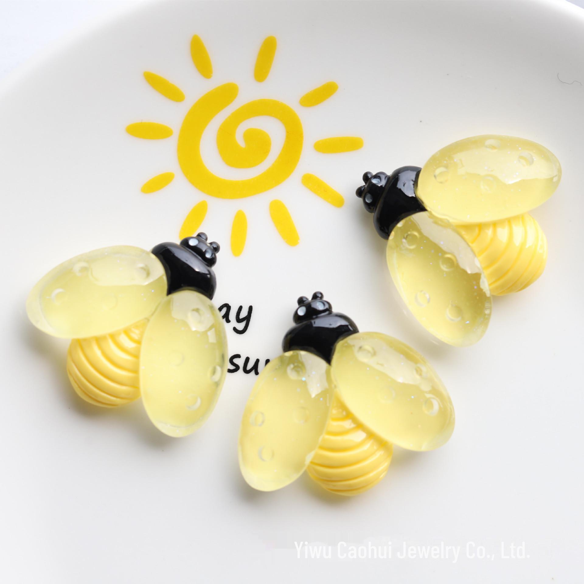 

Очаровательная светящаяся пчела блестящая подвеска для телефона из смолы для ювелирных изделий своими руками 3.0cm x 3.0cm жёлтый