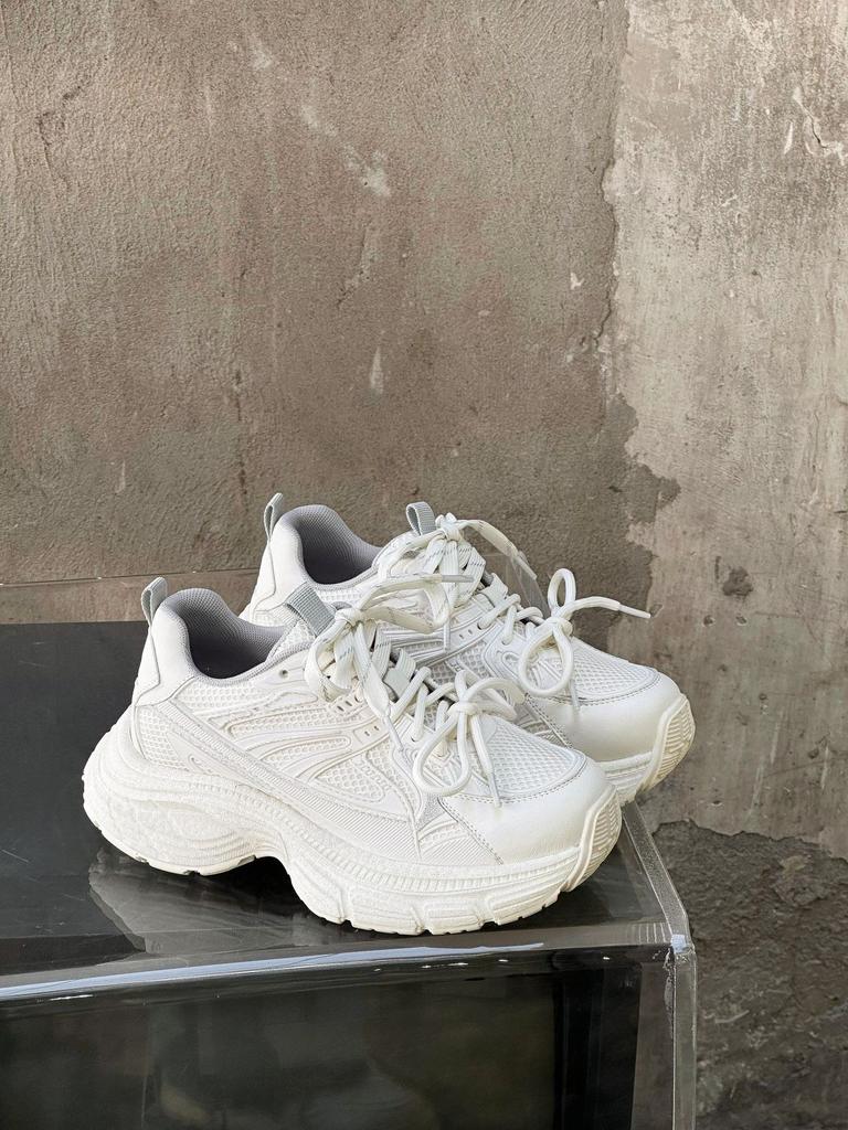 European Station Leather Silver Daddy Shoes Women's 2025 Spring New Thick-soled Heightening Versatile Comfortable Heightening Sneakers