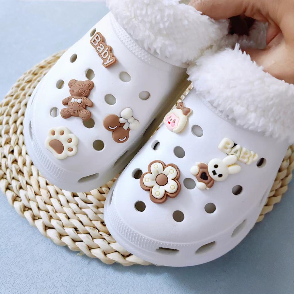 New Matching Hole Shoe Jewelry DIY Cartoon Brown Bear Rabbit Set Soft Glue Shoe Buckle Shoe Flower