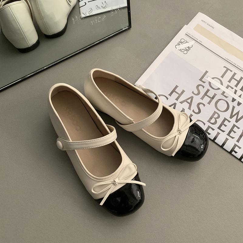 

Модные темпераментные туфли с бантом из серебристого легкого ротика на плоской подошве, женские летние туфли 2025 года, новая корейская версия, туфли Xiaoxiangfeng Mary Jane 40 белый