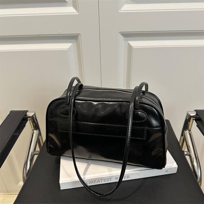 New High End Autumn and Winter Shoulder Bag for Women Fashion Versatile Casual Texture Niche Commuting Handbag