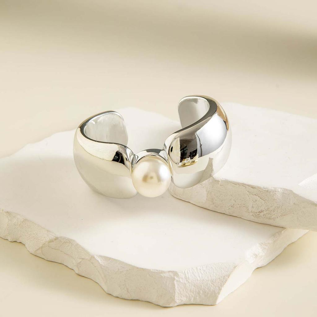 Fashionable Personalized Pearl Metallic Texture Geometric Opening Bracelet Exaggerate Women's Jewelry Versatile for Daily Use