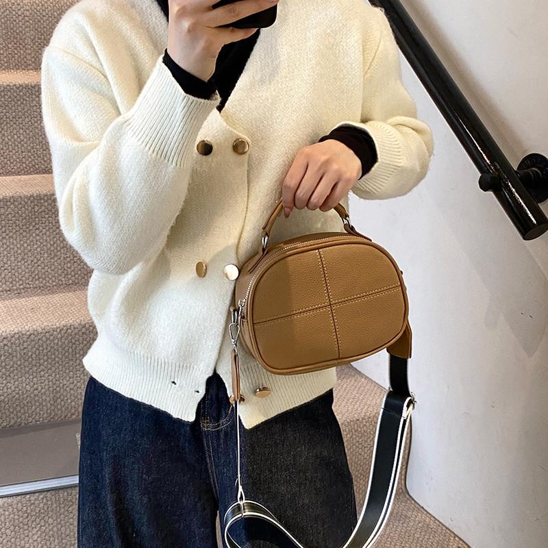 Trendy Women's Korean Style Crossbody Bag Fashionable Round Handbag In Multiple Colors
