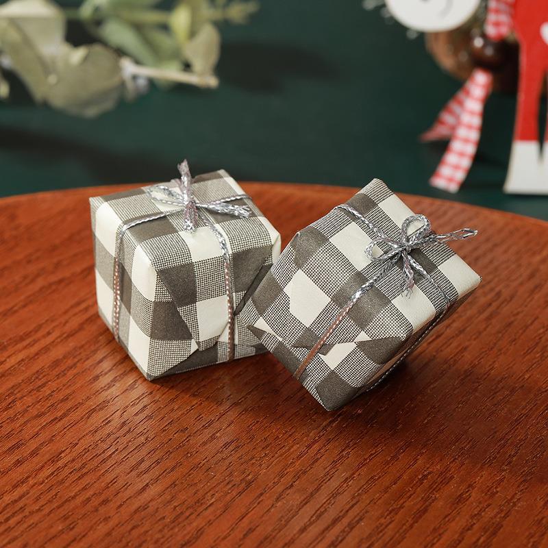 Frohe Weihnachten, mehrfarbige karierte Geschenkbox-Ornamente 2024, Weihnachtsdekoration für Zuhause, Weihnachtsbaum, hängender Anhänger, Navidad