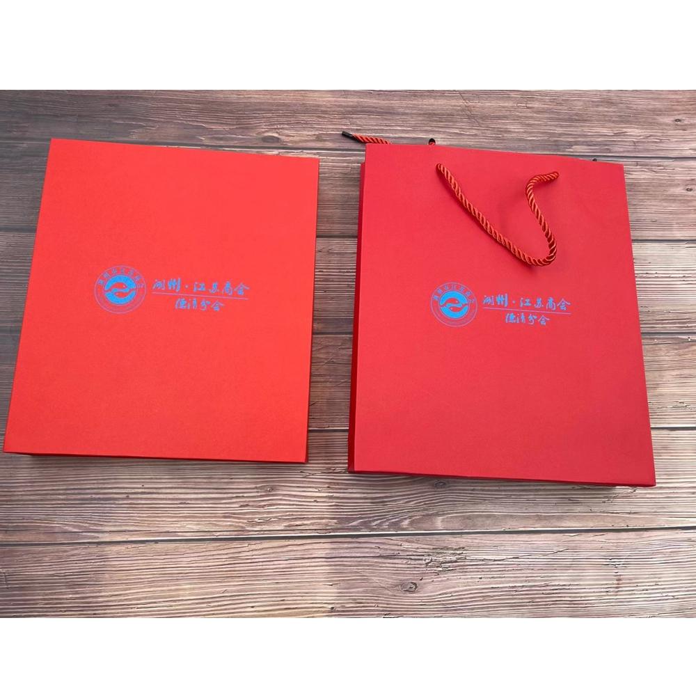 Fast Delivery A5 Leather Cover Loose-leaf Buckle Charging Diary with 8000mAh Power Bank for Trade Show Charging 15W Notebook
