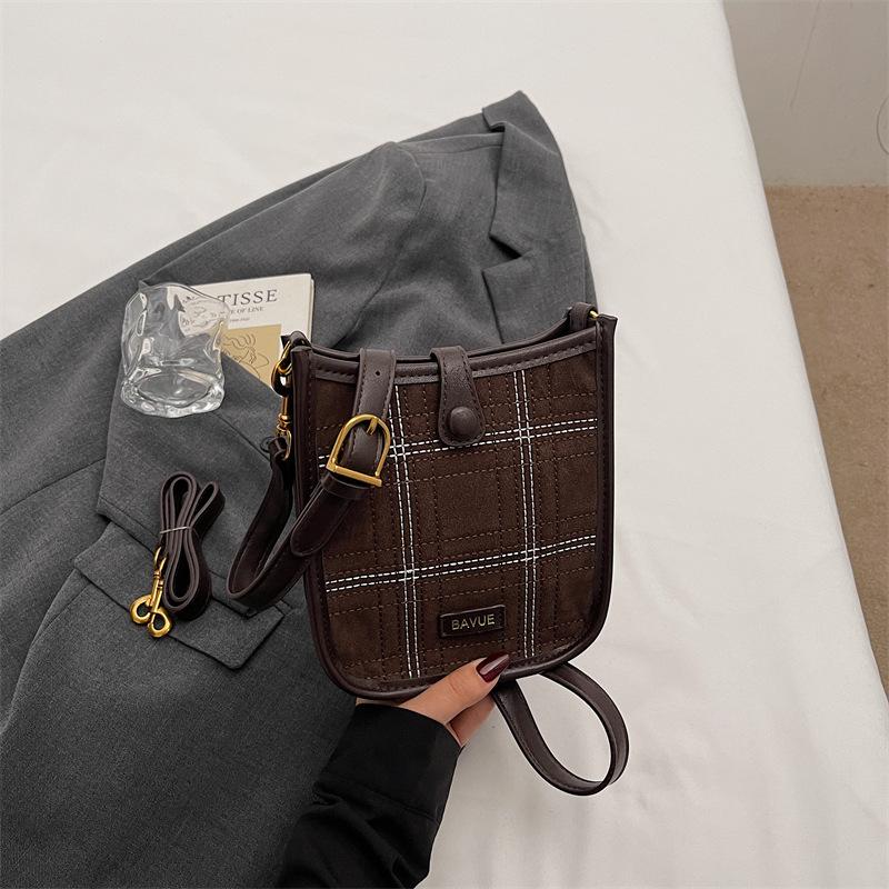 

New Korean Stylish Shoulder Bag Large Checkered Retro Simple Crossbody Bag for Women Fashiable and Versatile Commuting Bag кофейный