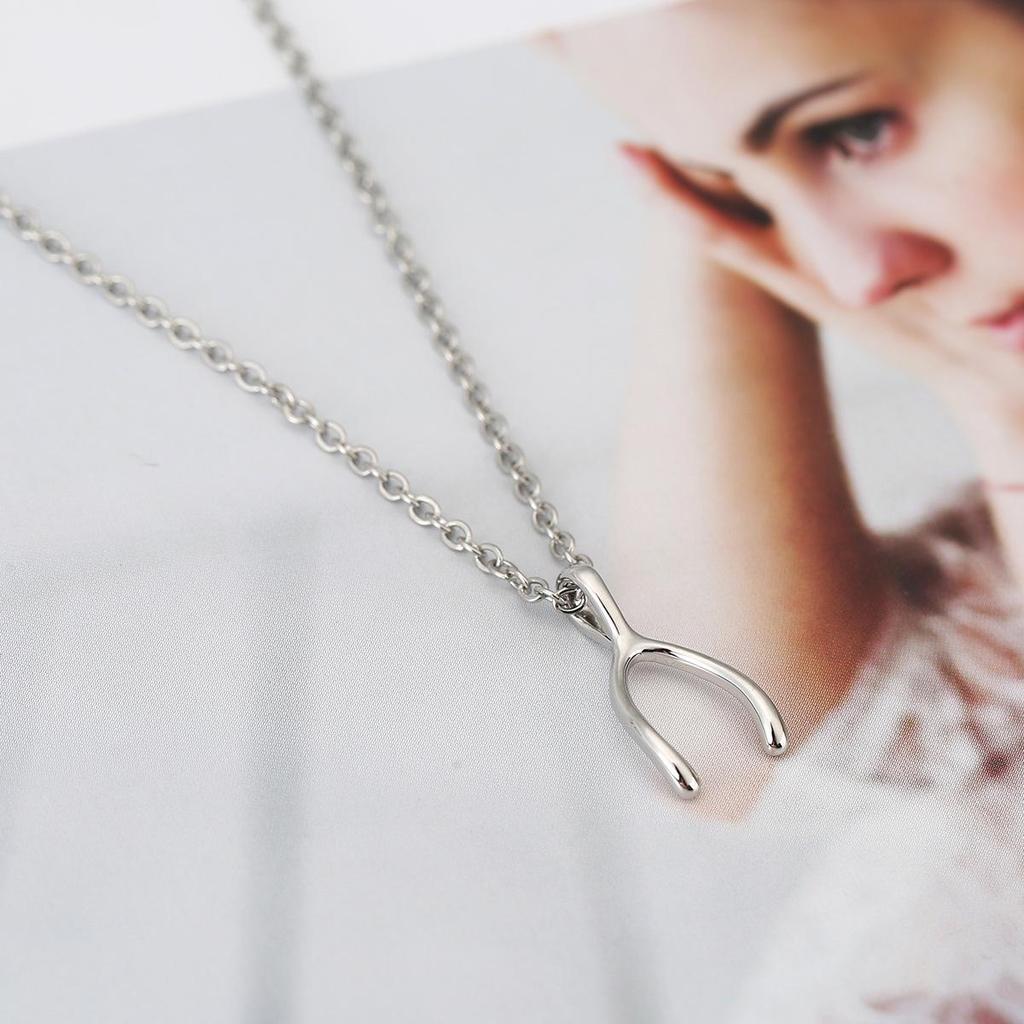 European Bestseller: Exquisite Herringbone Wishbone Necklace - Simple, Stylish, Versatile.