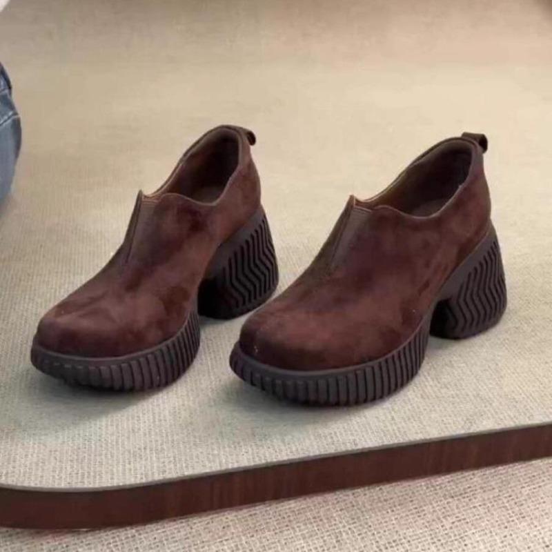 Retro Round-toe Platform Wedge Heel Women's Shoes with Deep Toe Design