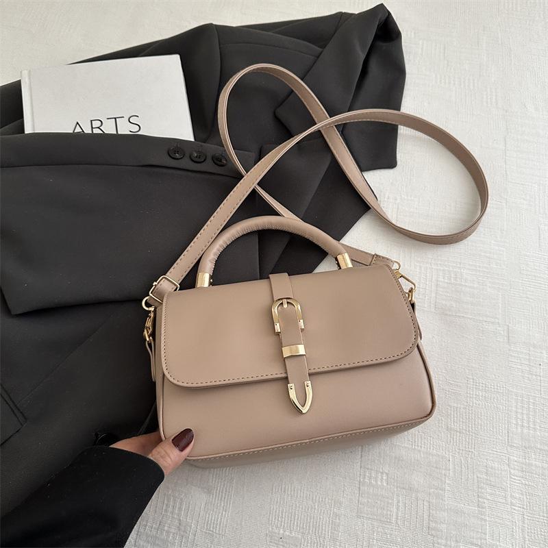 This Year's Popular Handbags 2025 Autumn New Fashion Casual Simple Messenger Bags Trendy Commuter Shoulder Women's Bags