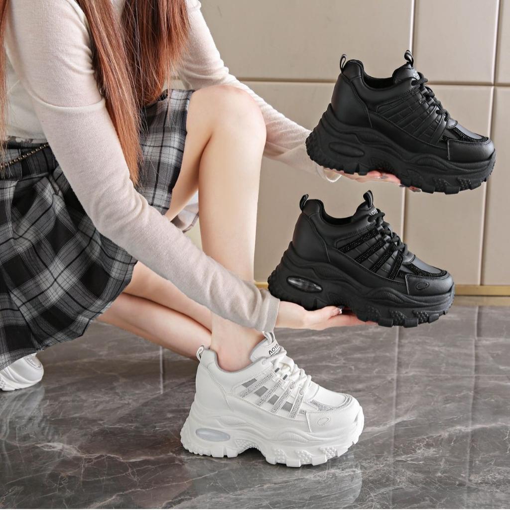 Little fairy platform dad shoes girl in the autumn of 2025 new platform muffin fashion through the net casual sports shoes girl