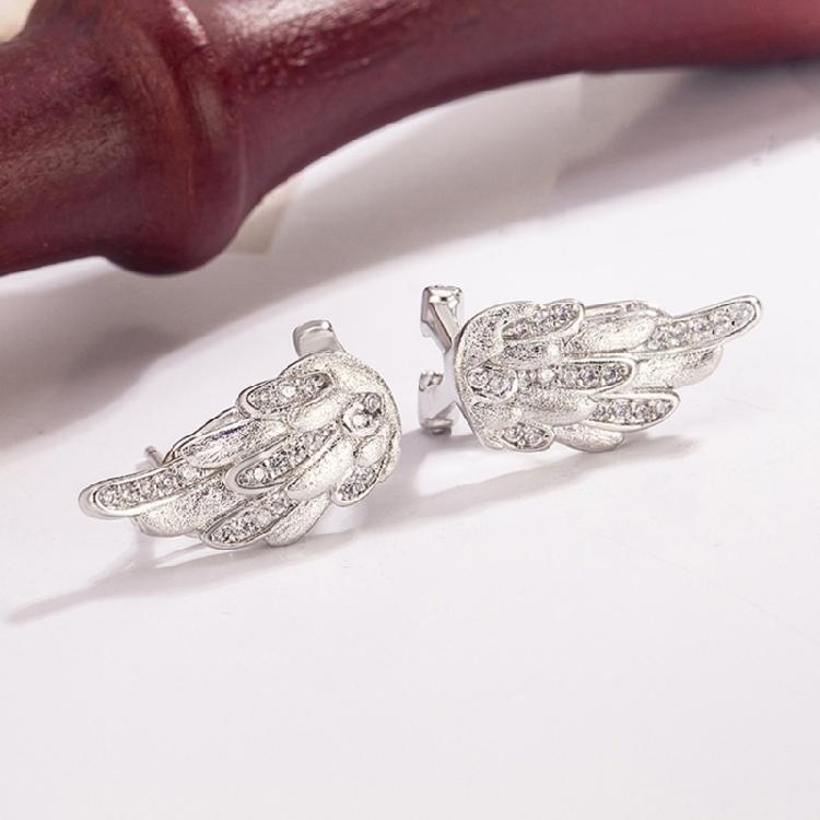 Elegant Wing Crystals Earrings Craft Of Copper For Long Time Use And Stylish Appeal