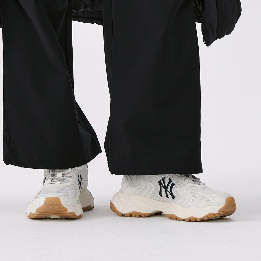 MLB New York Yankees Textile, Synthetic Leather Breathable Lightweight Height Increasing Low top Chunky Sneakers Unisex 3ASHC055N-50IVS