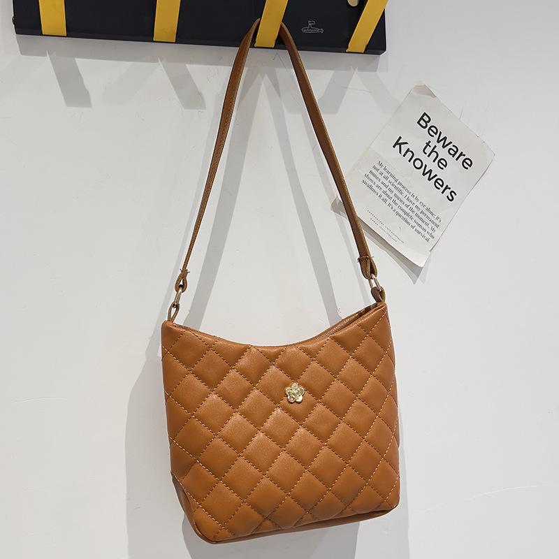 

Autumn and winter new rhombus chain bag women s new handbag fashionable and simple single shoulder oblique women s bag коричневый