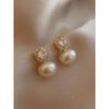 Ktlt/French style Retro Pearl Stud Earrings Women Light Luxury Niche Design High Sense Earrings Temperament Internet Celebrity Earrings Fashion