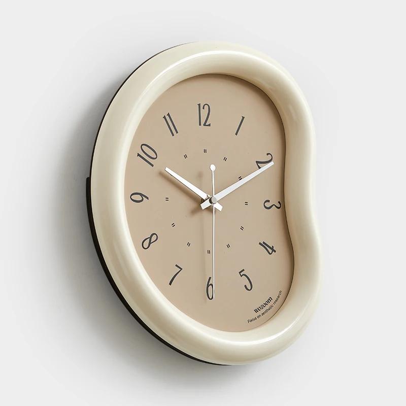 

European Aesthetic Clock Wall Modern Art Creative Design Living Room Interior Wall Watch Simple Light Luxury