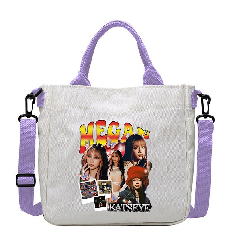 Unique Apparel KATSEYE Groep Kpop Bedrukte Crossbody Tas Casual Canvas Schoudertassen 23 x 23 x 5CM
