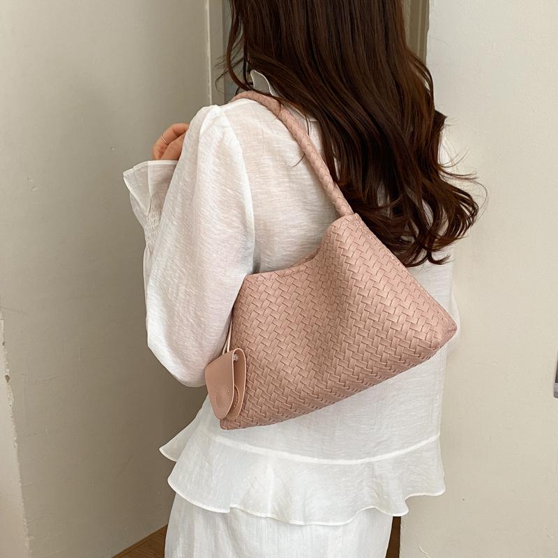 Woven Texture Shoulder Bag with Braided Handle Elegant Design for Daily and Casual Wear