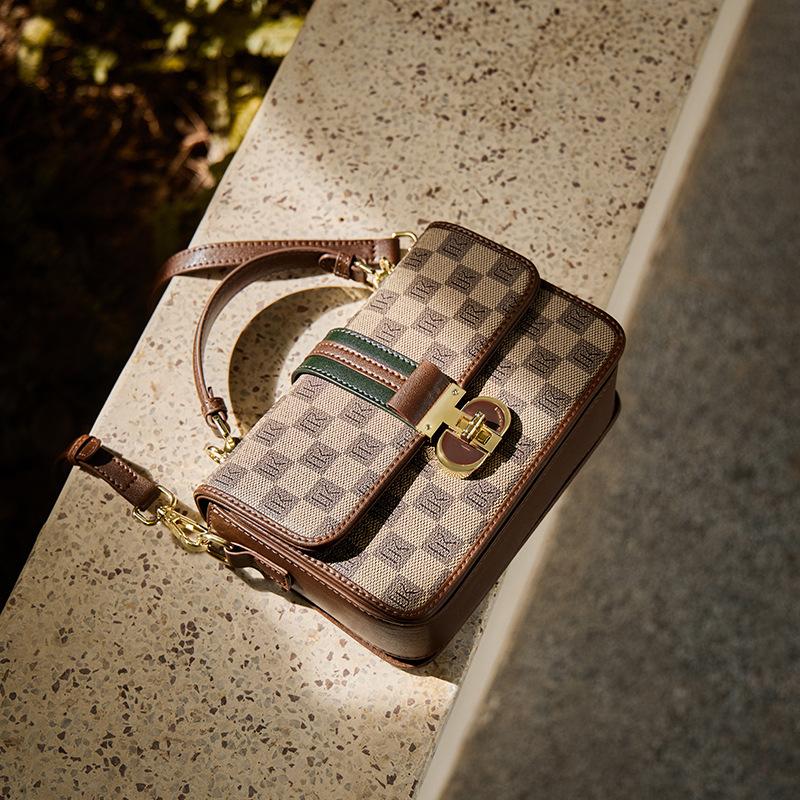 High-Quality Texture Single Shoulder Bag 2025 New Niche Underarm Bag Fashion Trend Small Square Bag Light Luxury Versatile Crossbody Bag