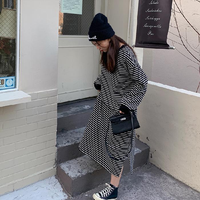 

Граммы свитер длинный осенне-зимний с капюшоном полосатый свитер юбка женское свободное бархатное утолщенное длинное платье до колена one size fits all