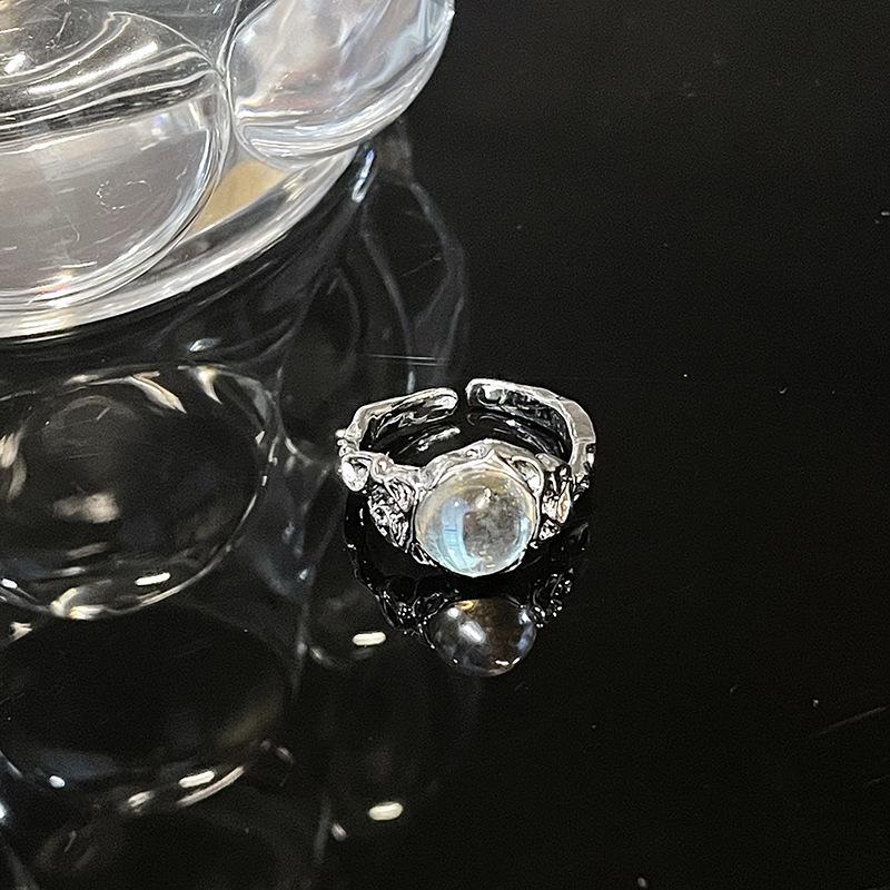 Nische Französisch Unregelmäßiger Hoher Sinn Kalter Wind Gefalteter Mondstein Offener Ring Damen Edelstein Zeigefingerring