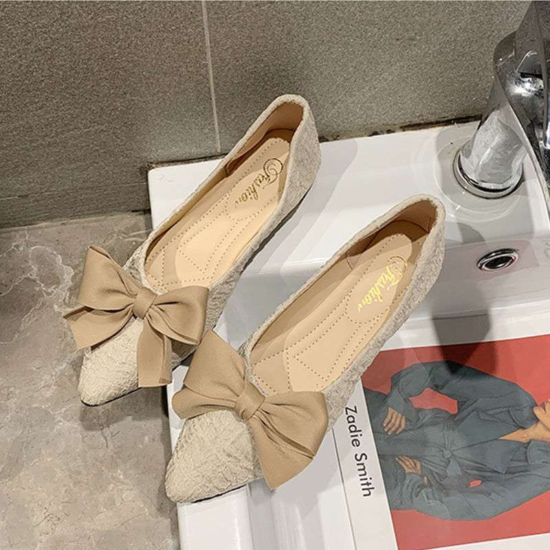 Single shoe girl 2025 spring and summer new Korean version versatile pointed head shallow mouth flat shoes fairy style gentle low heel Doudou shoes