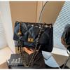 IELGY Large-Capacity All-Match Diamond Chain Bag Ladies Shoulder Messenger Bag
