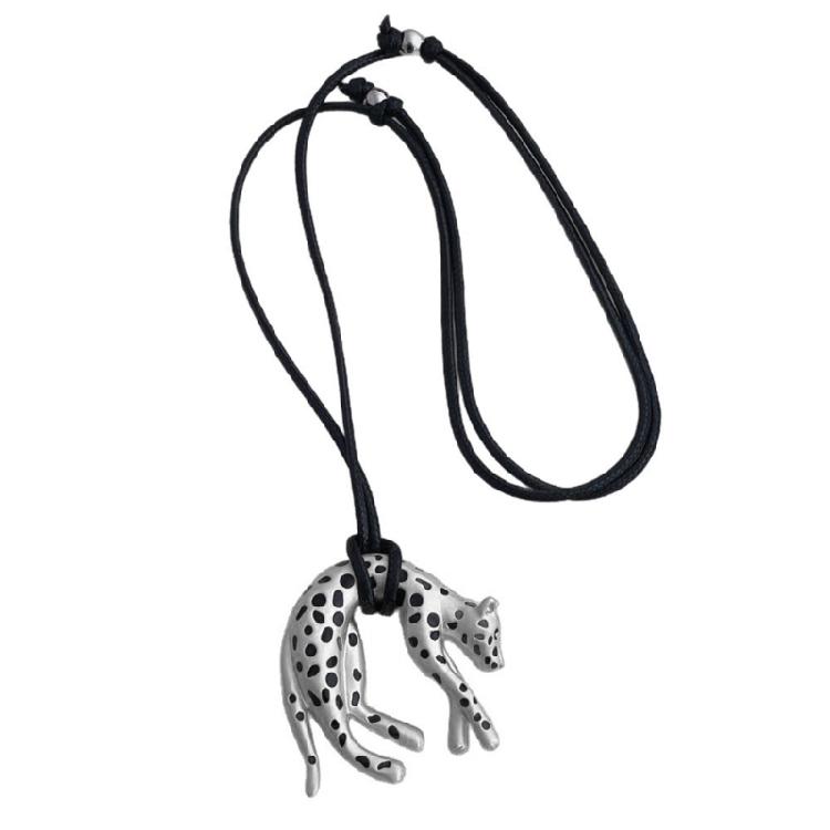 

Stylish Clavicle Necklace With Vintage Leopard Pendant In Electroplated Finish For Enhancing Personalize Styles серебряный