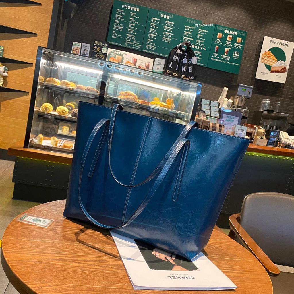 2025 Retro Cowhide Leather Tote: Large Capacity Women's Versatile Commuting Shoulder Bag