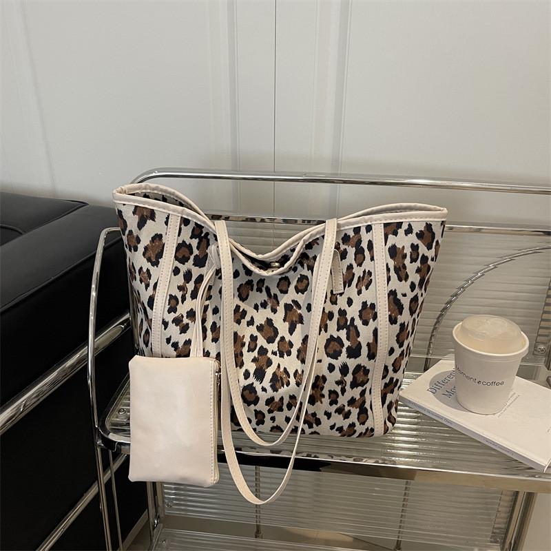 Street Style Leopard Print Pu Tote Bag With Zipper Closure For Daily Use