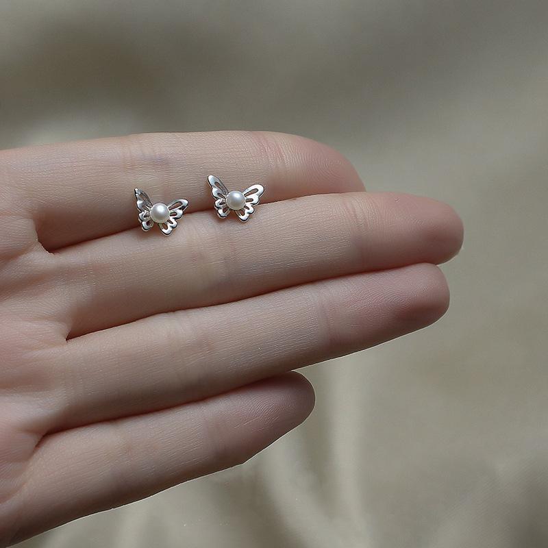 Elegant 3D Butterfly Pearl Stud Earrings for Women - S925 Sterling Silver Gold Pair (with Silver Earplugs)