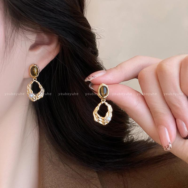 Pearl Asymmetrical Earrings: Elegant Autumn/Winter European & American Style