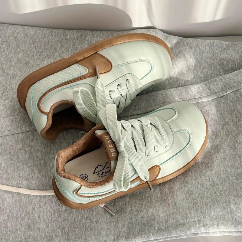 New Four Seasons Women's Shoes Fashion Splicing Classic Retro Student Casual Breathable Sports Little White Board Shoes