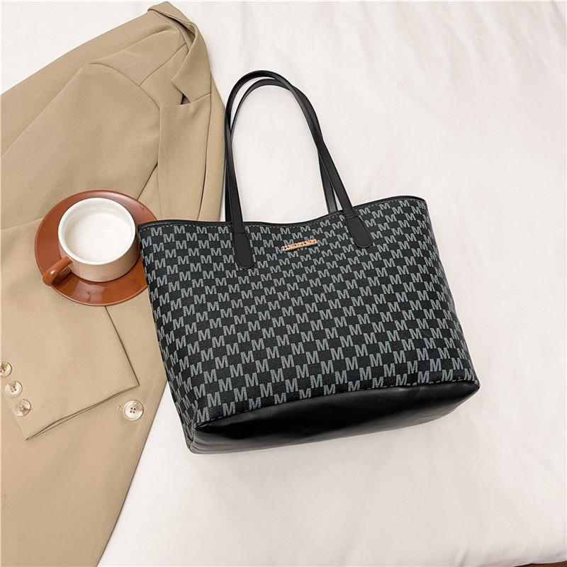 Urban Minimalist Pu Tote Bag For Women With Large Capacity And Zipper Closure For Daily Use