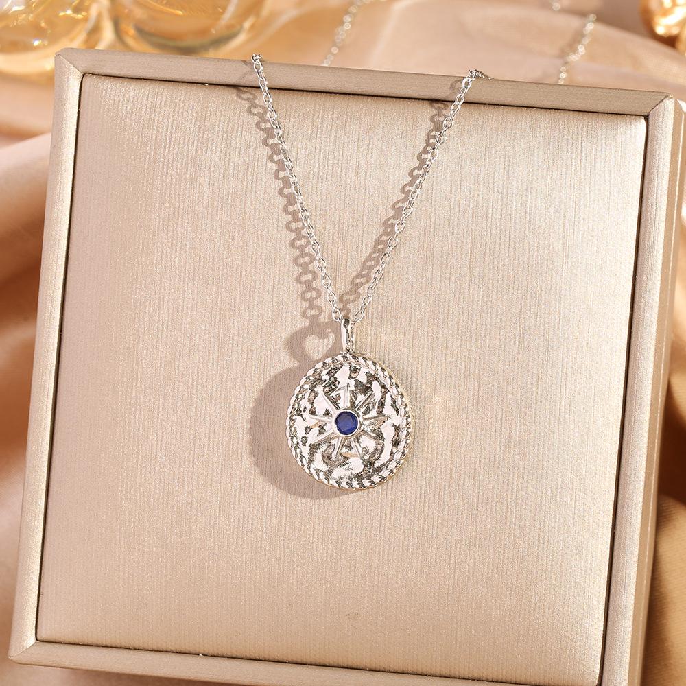 Four Leaf Clover Pendant Necklace For Women Fashionable Zircon Crystal Adjustable Chain Delicate And Versatile Jewelry