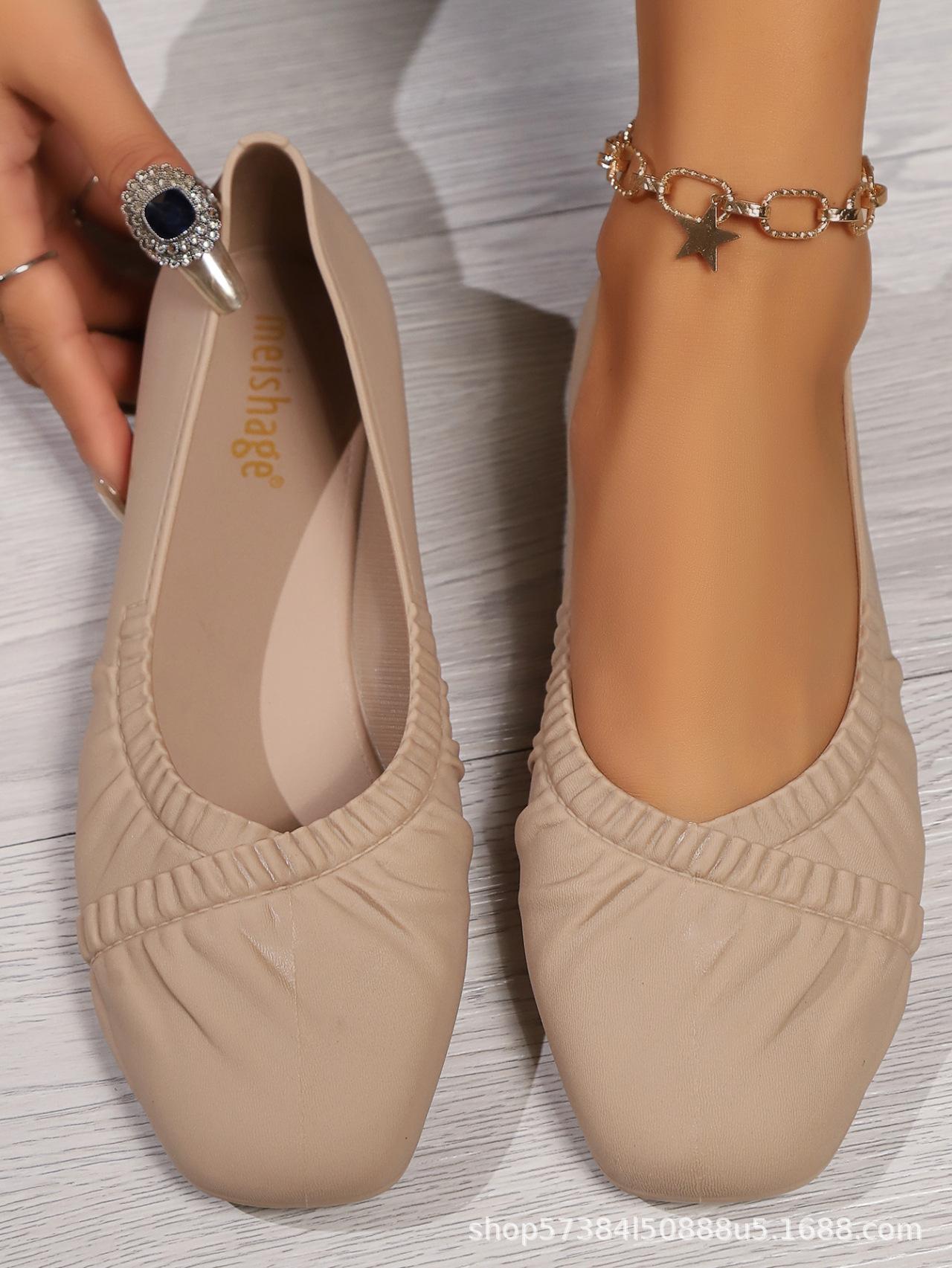

Shallow single shoes waterproof shoes fashionable low-top deodorant lightweight rubber shoes square head grandma shoes lazy shoes rainproof shoes ligh 40 абрикосовий