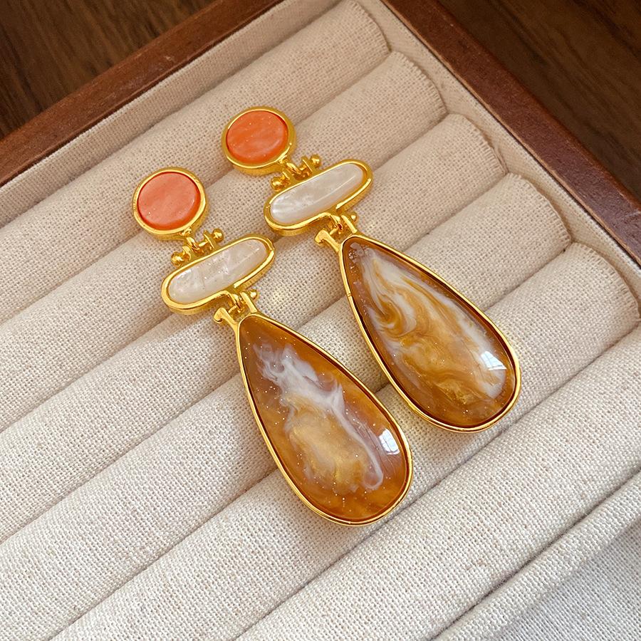 

Silver needle resin round water drop pendant earrings medieval vintage temperament earrings light luxury high-end earrings women