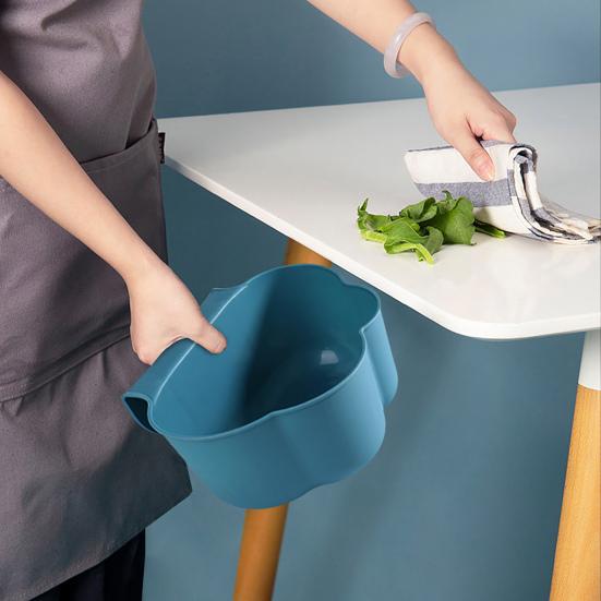 Trash Can Creative Hanging Type Plastic Cloud Shape Cabinet Door Buckle Kitchen Supplies