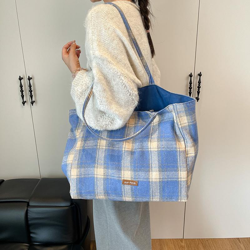 2025 Fashion Casual Retro Simple Women's Bag Autumn New Foreign Style Shoulder Bag Niche Design Tote Bag