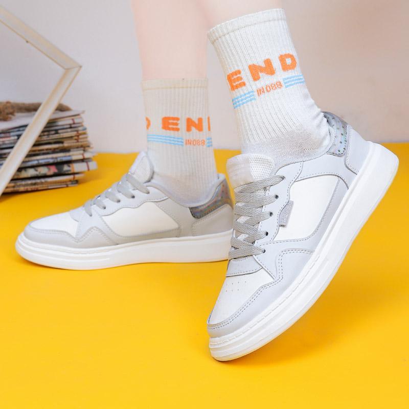 2025 Women's Sports Shoes Campus Shoes Trend Lightweight Soft Soled Board Shoes Women's Thick Soled White Shoes