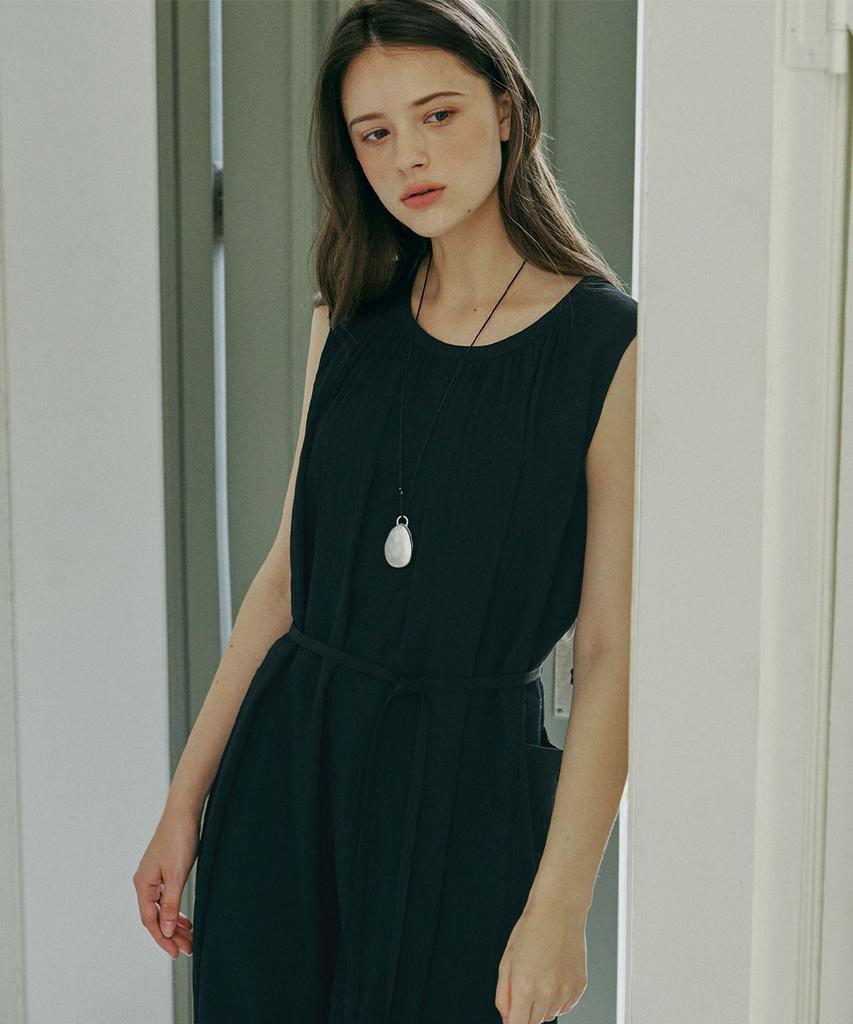 MALOUPE 7107 Crinkle Sleeveless Long Dress (Black)