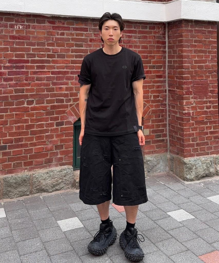 Nontaib Semi Overfit Symbol Comfy T-Shirt (Black)