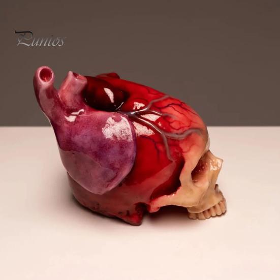 Skull Heart Figurine Spooky Life Size Skull Resin Statue Sculpture Halloween Home Office Desktop Bookshelf Decoration Ornament Festival Gift
