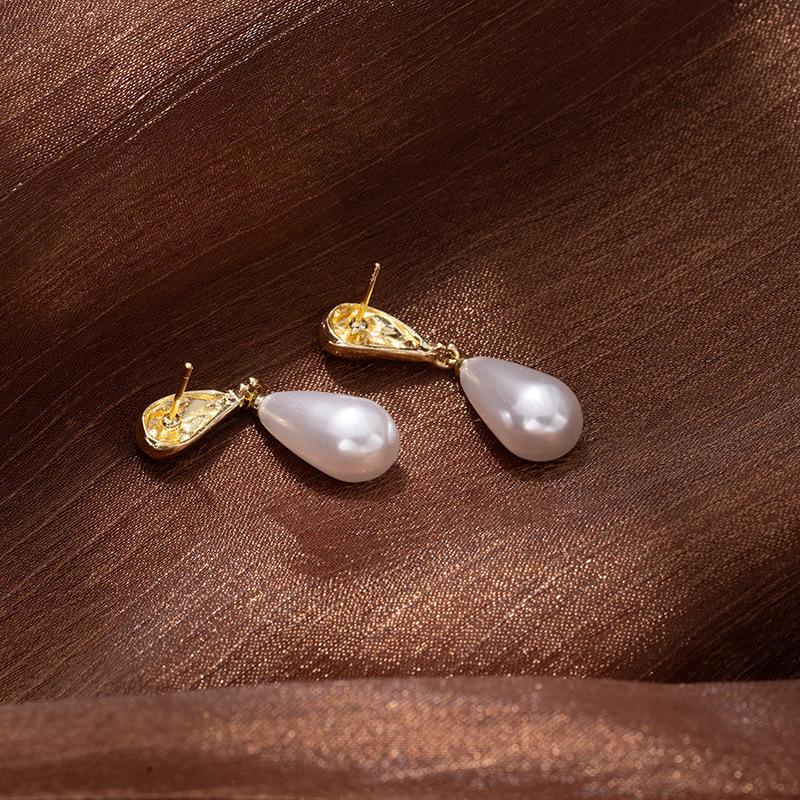 Sweet Imitation Pearl Water Drop Earrings for Woman European and American Statement Metal Gold Color Earring Jewelry