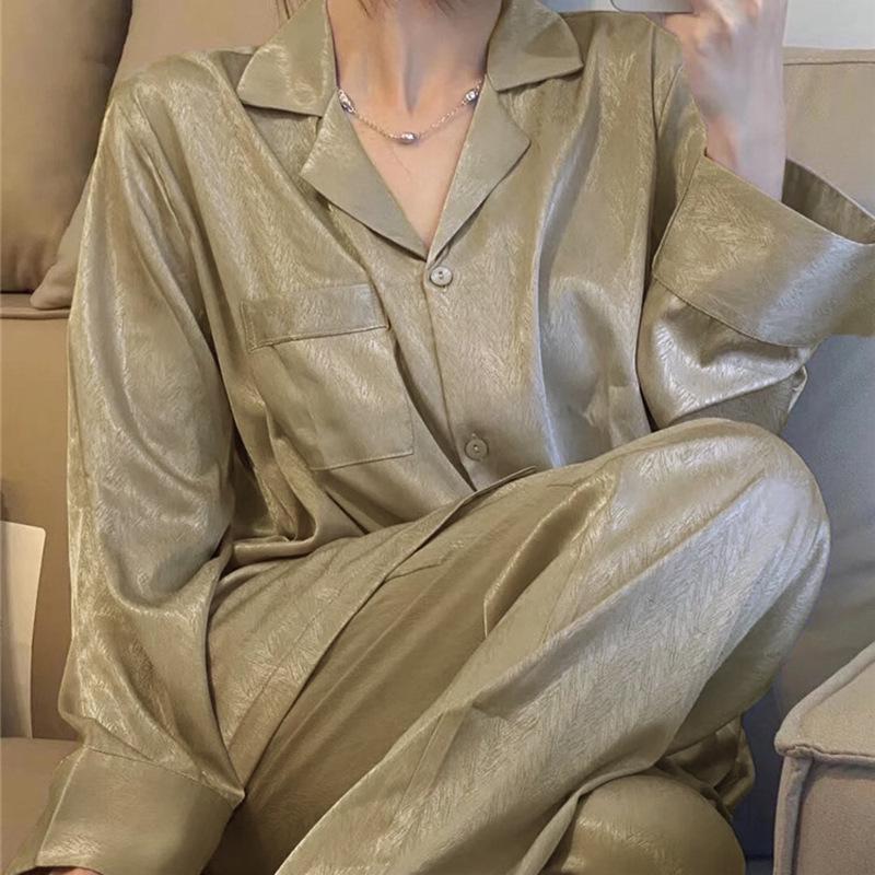 High-end Olive Green Turn-down Collar Cardigan Pajama Set for Women - Autumn Temperament, Long-sleeved Homewear.