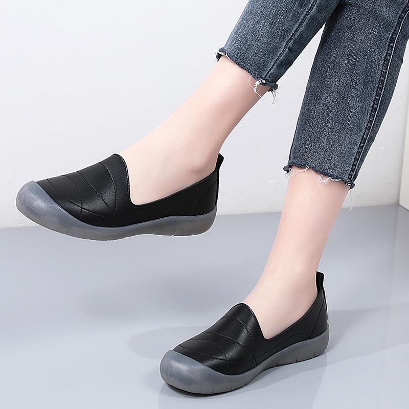 Women slip on Loafers Casual Moccasins Soft Flats Black Driving Shoes Summer Walking Shoes for Mother Plus Size