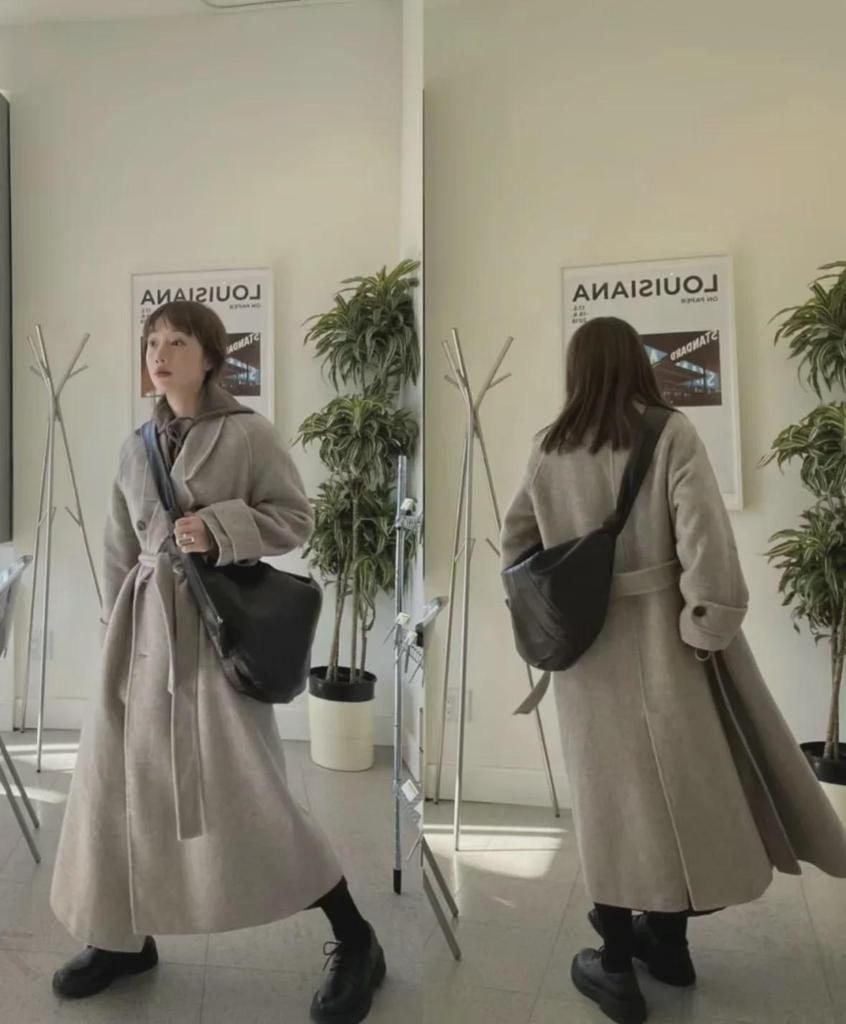 French Designer Croissant-Shaped Genuine Leather Messenger Bag for Women