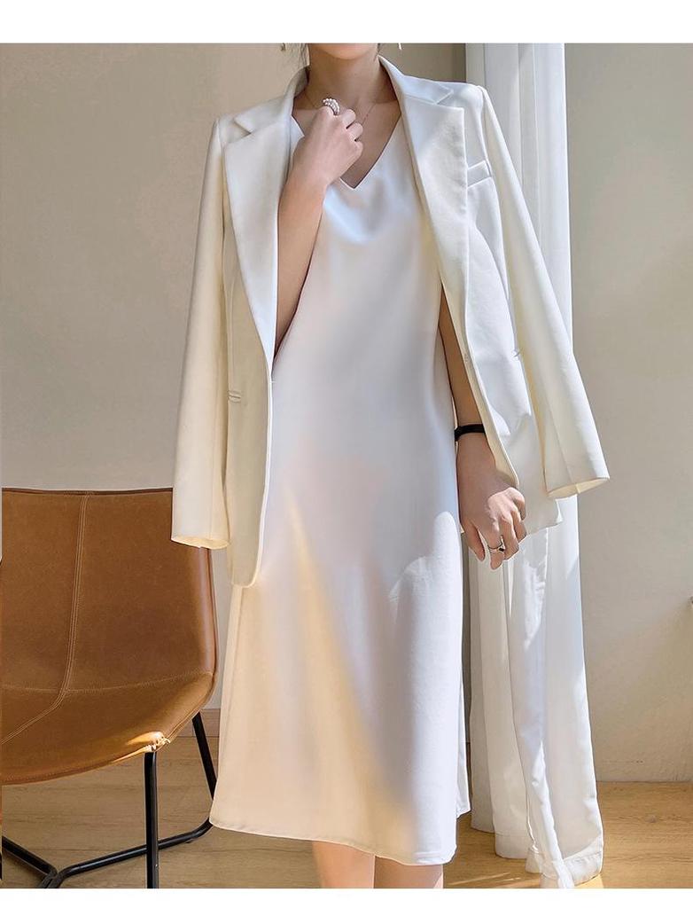 Czarna Satynowa Sukienka Slipowa Bez Rękawów w Linii A – Damska Letnia Długość Nad Kolano