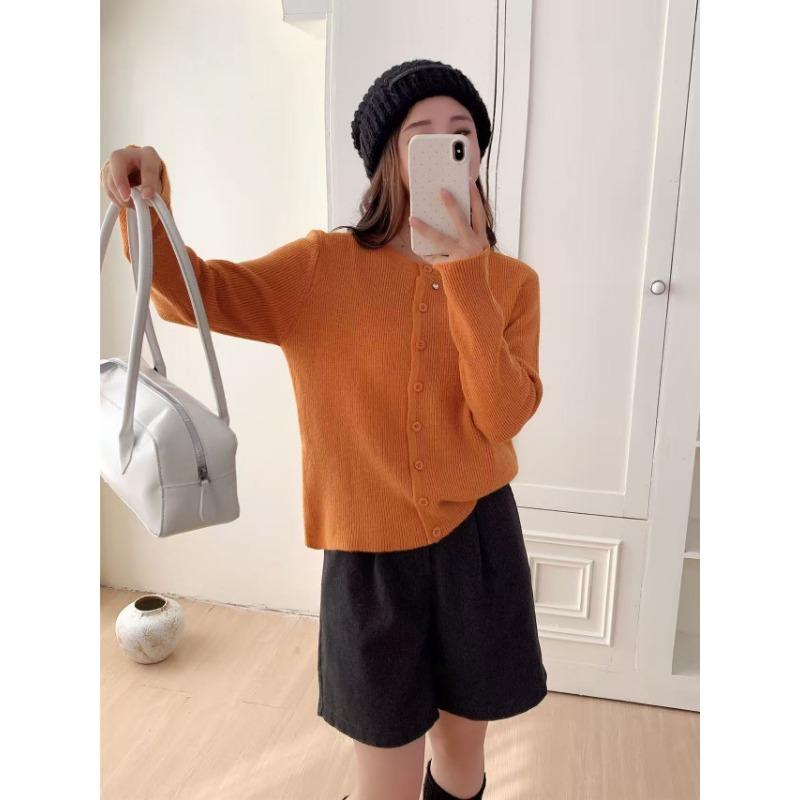 Autumn knitted cardigan small coat women's thin temperament age-reducing sweater with a thin short top